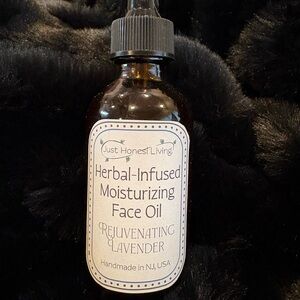 Herbal-Infused Moisturizing Face Oil - Brown
